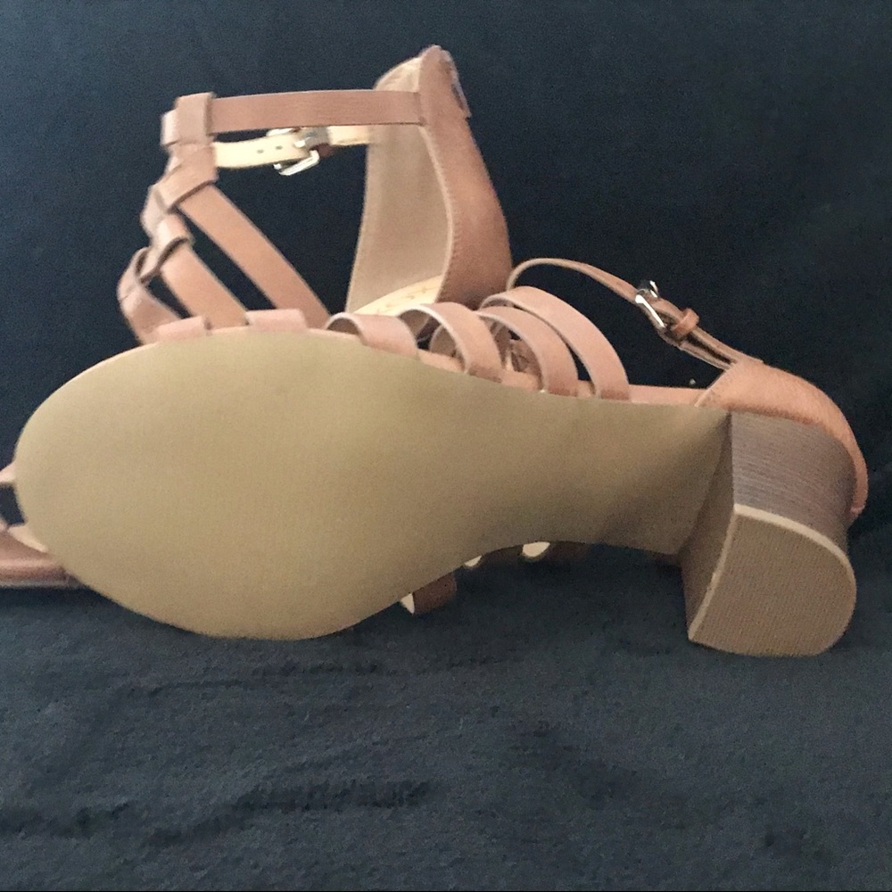 XOXO TAN OPEN TOE HEELS - Picture 9 of 10